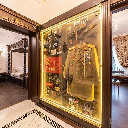 Private Museum Apartment With Antique Decor Bukarest Exteriör bild
